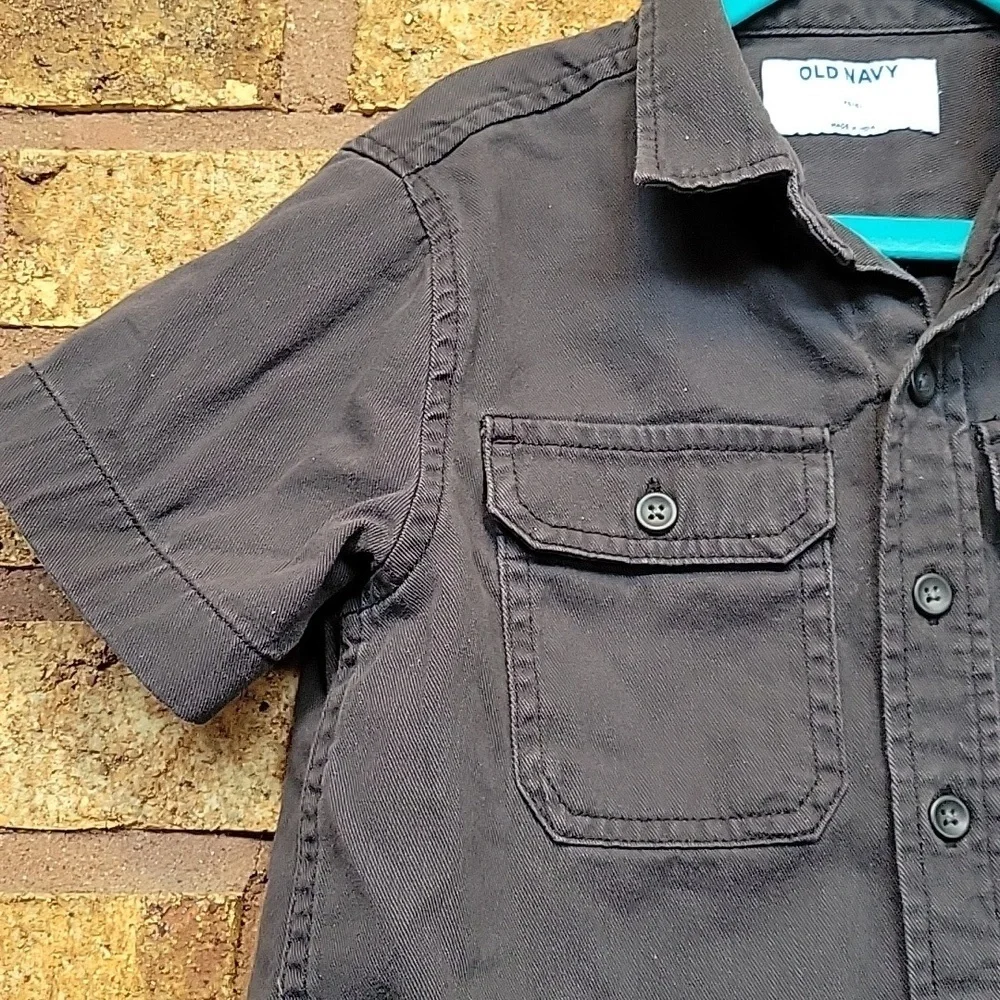 Old Navy Kids Charcoal Button Down Shirt Size 5
